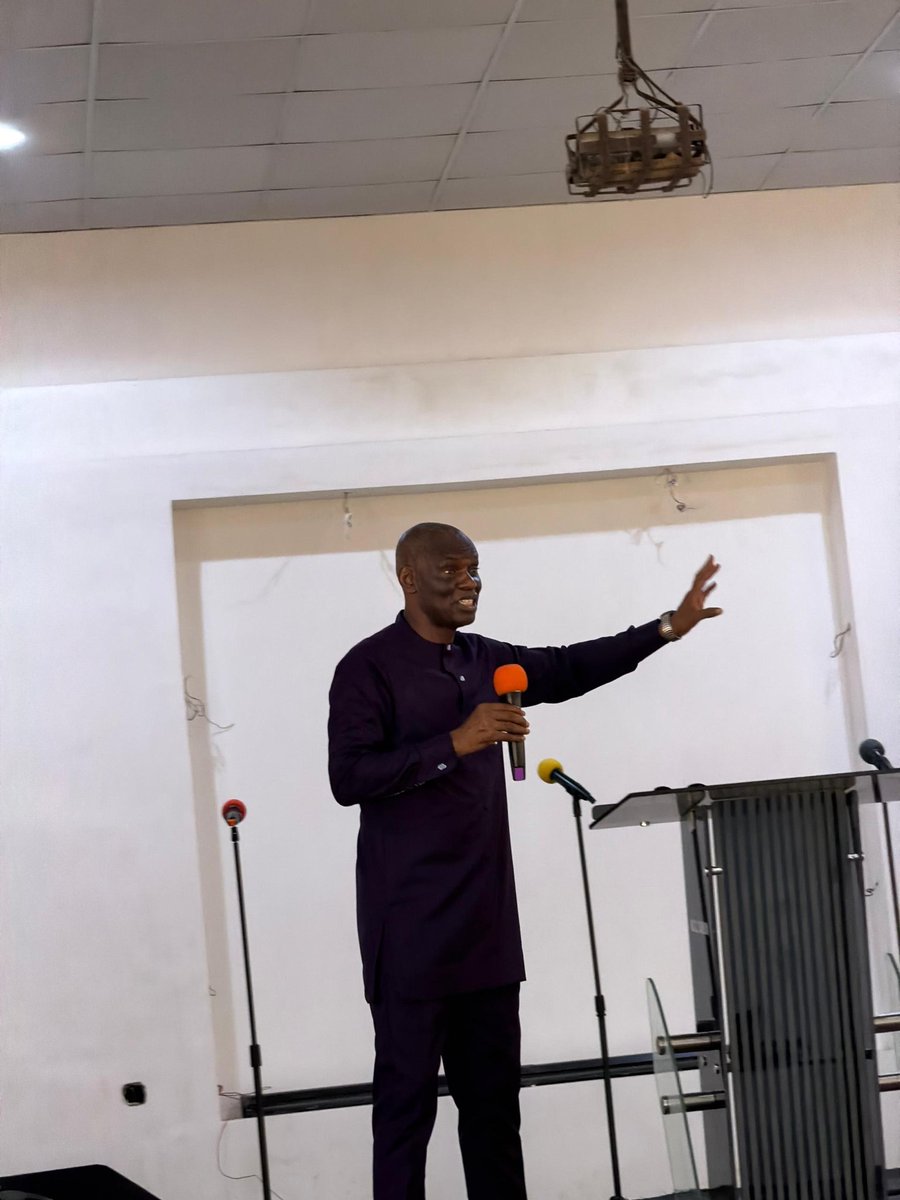 Nccskd's tweet image. Word Session | Ephesians 5:20
Pastor Yemi Adeleye reminded us that God desires our thankfulness in all things. Gratitude isn’t optional — it’s obedience, and it invites God to do more in our lives. 🙌

#SundayService #WordSession #NccSaboKd #GivingThanksToGod #ForAllThings