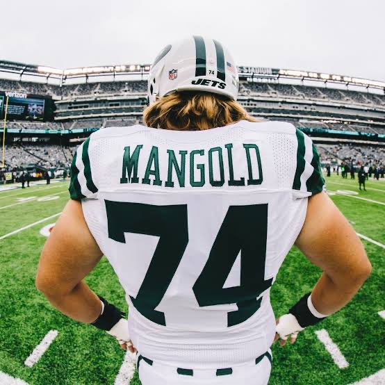 National Champion in 2002. 2005 1st team All American. First round pick in 2006.

7 Pro Bowl appearances with 3x All Pro Honors.

The pride of Centerville, Ohio. Nick Mangold will be missed.😔💔🫡

#JetUp