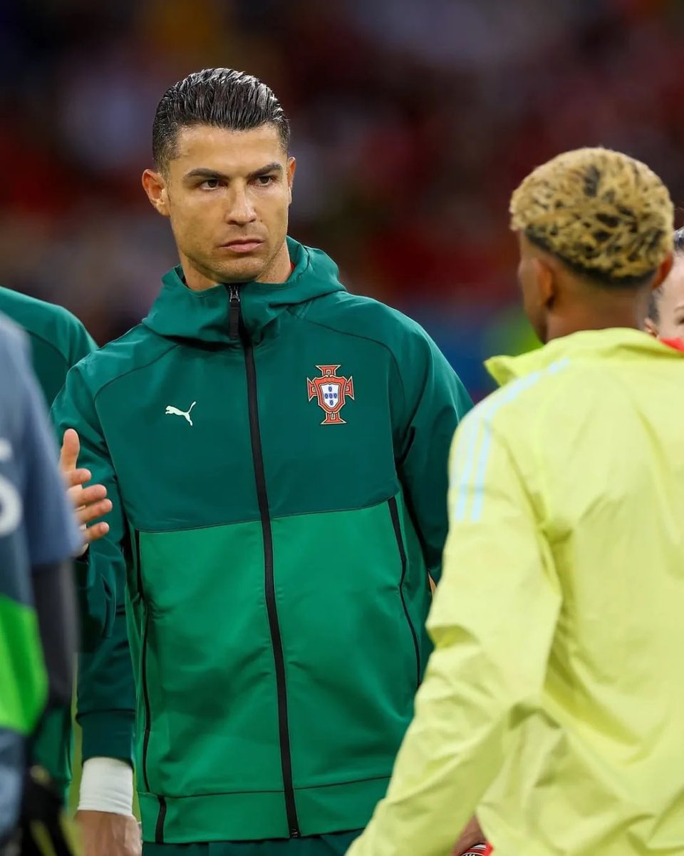 من هذه النظره انتهى لامين يامال