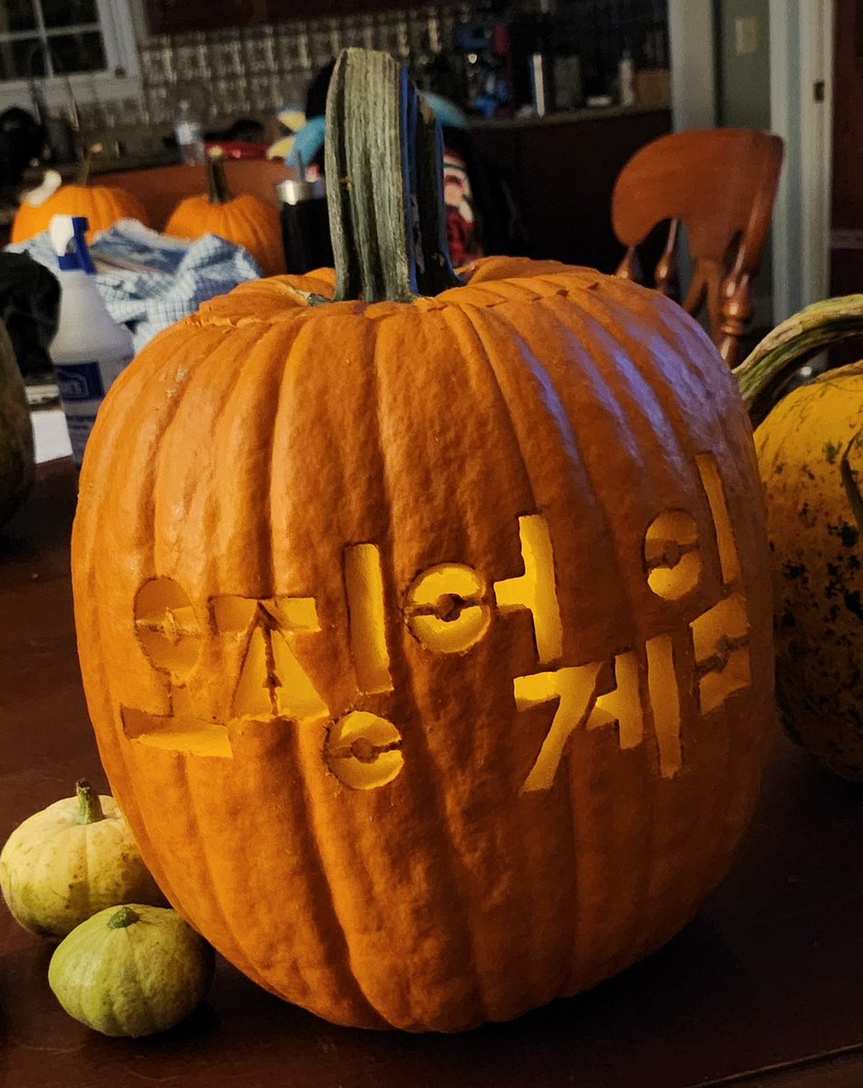 _grimmoire__'s tweet photo. Squid game pumpkin :) https://t.co/FOR5q3bgMJ