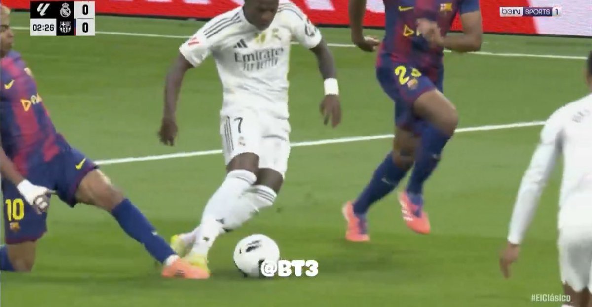 🚨🚨🚨🚨🚨🚨🚨🚨🚨🚨🚨🚨🚨🚨🚨

عااااااااااااااااااااااااااااااااااااااااااااااااجل — ArchivoVAR:

خطأ كارثي من الڤار!!! ريال مدريد استحق ضربة جزاء!!!!

لامين يامال يمد قدمه دون أن يلمس الكرة إطلاقًا، أمام تسديدة فينيسيوس.

إنها ضربة جزاء واضحة.

▪️ تدخل غير مفهوم من الـVAR،