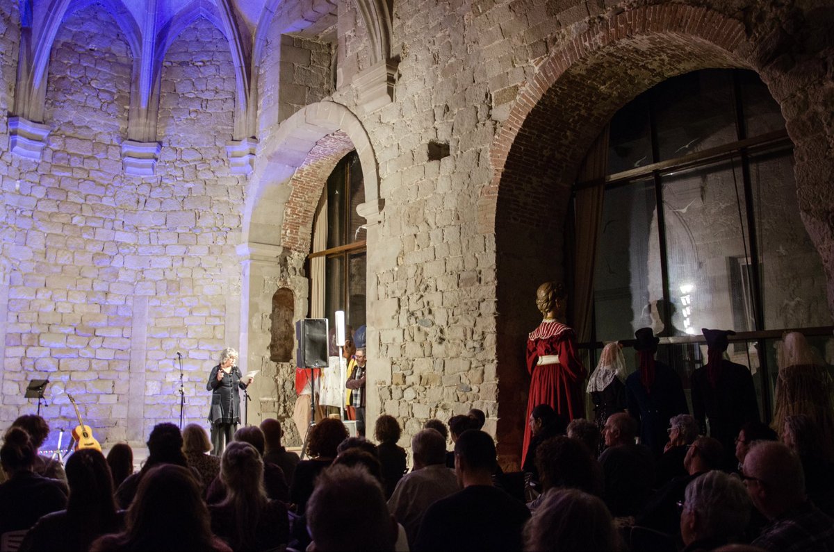 ✍🏻 Ahir es va lliurar el V Premi de Poesia Vila de Gironella, convocat per l'<a href="/AjGironella/">Ajuntament Gironella</a> i l'Associació Cultural CalamArts en Tinta. 
Enhorabona a les guanyadores de les diferents categories: Alba Badal, Maroua Bensfia Khiyat i Arlet Sala!