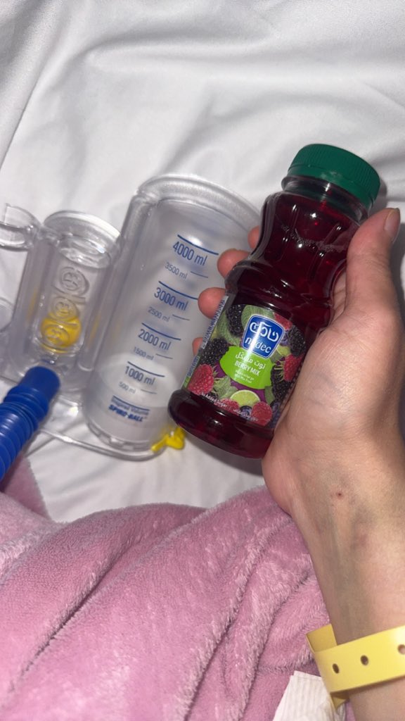 jlu_ir's tweet image. الله يعافيكم نبي علب سهلة الفتح للمرضى المراجعين والمتنومين في المستشفيات 🥺😭 اشتهيتها و ماعندي احد يفتحها لي.😩@NadecFoods @NadecCare