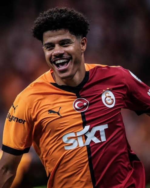 Bugün sen tekrar döndün ya dünyaları bana verdin ❤️🧡