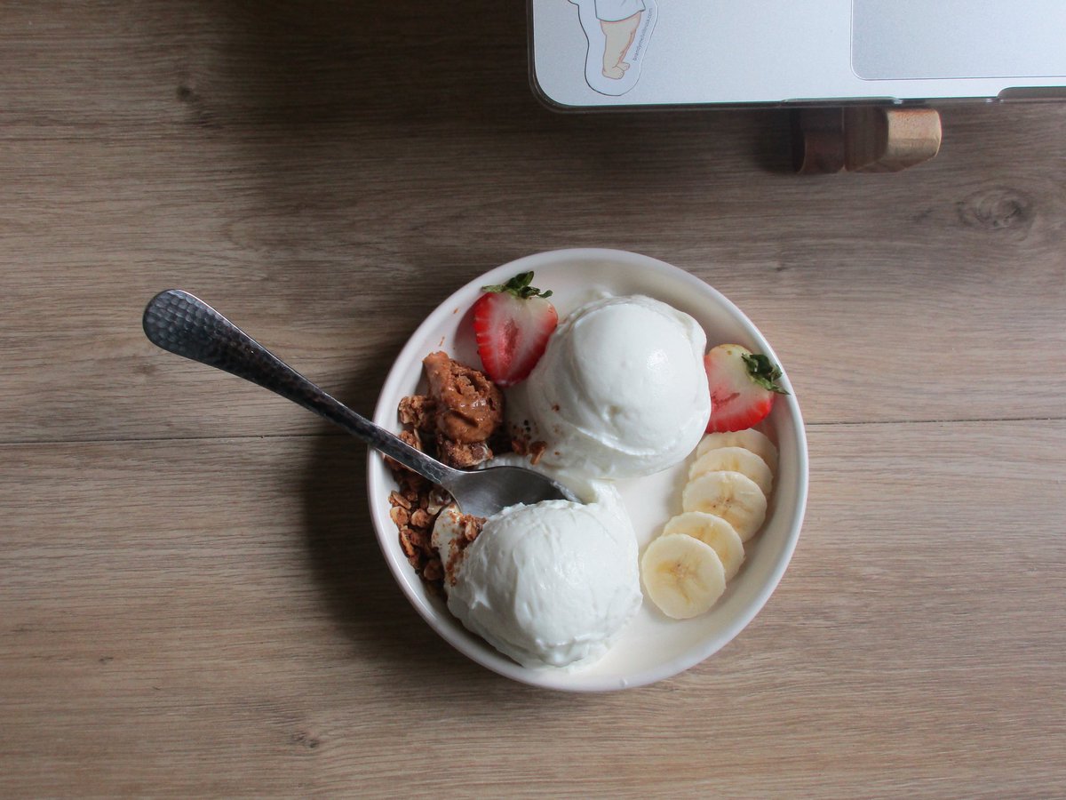 sellingmybrain's tweet image. perhaps i’m addicted to eating sweet treats but that’s okay