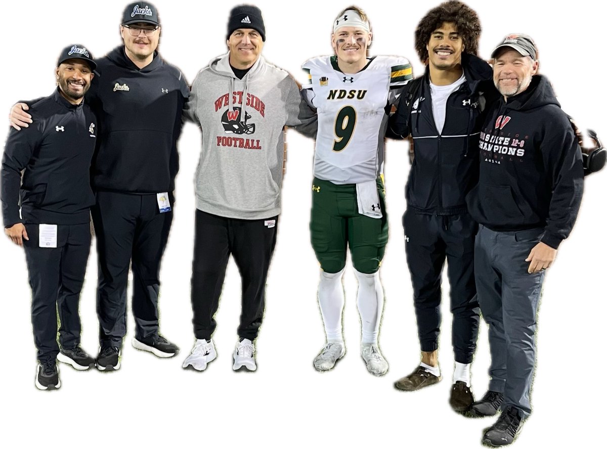 Gameday in Brookings with some former Warriors!!