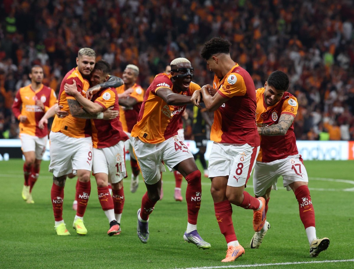 Tebrikler bizim takım 💛❤🔥🧿
#BugünGünlerdenGalatasaray 
#Hedef26