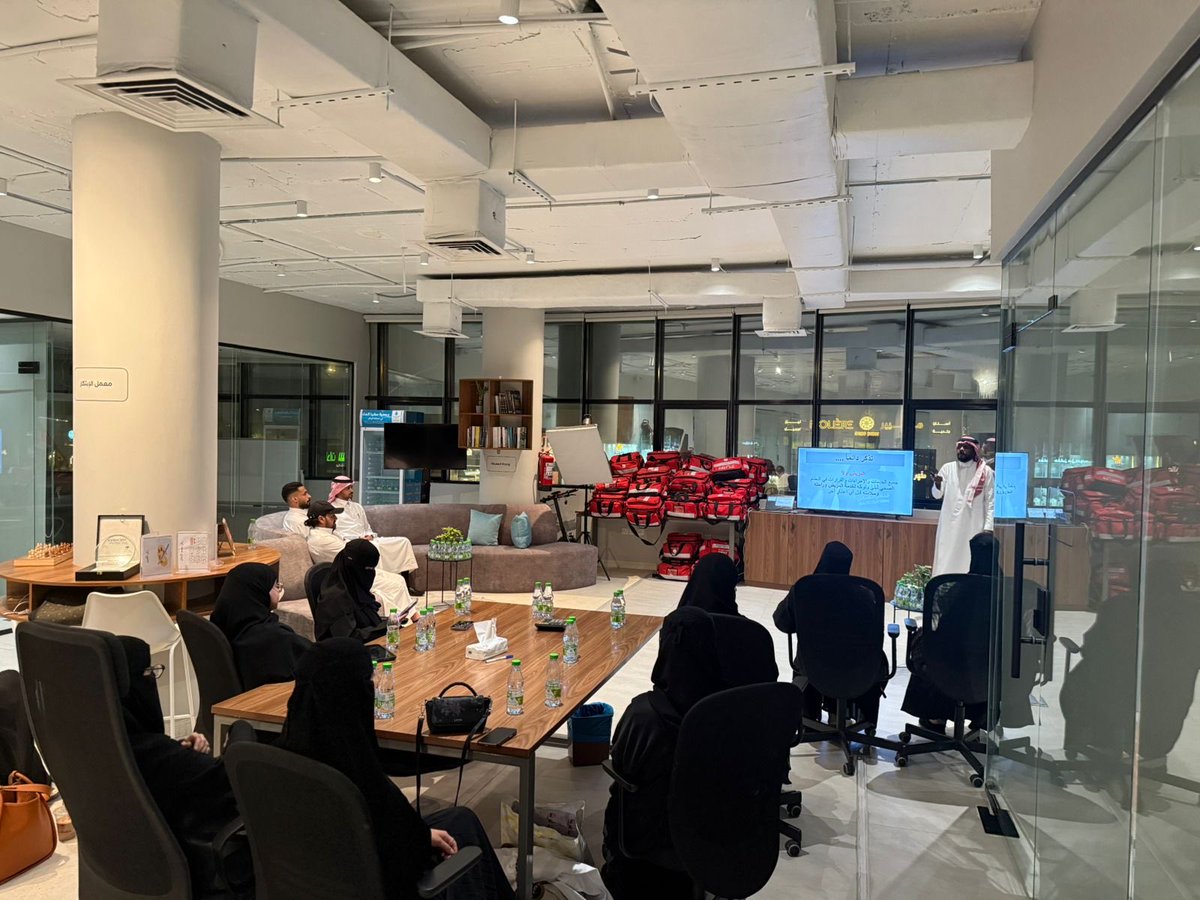 #يحدث_الآن 

جانب من ورشة عمل "المبادئ الأخلاقية والقانونية للمتطوع في المجال الصحي".

يقدمها الأستاذ المبدع عبدالرحمن سعد العايد، والتي ركزت على تعزيز القيم  والممارسات المهنية في الميدان التطوعي الصحي.🩺

#حياتنا_صحة_وخير