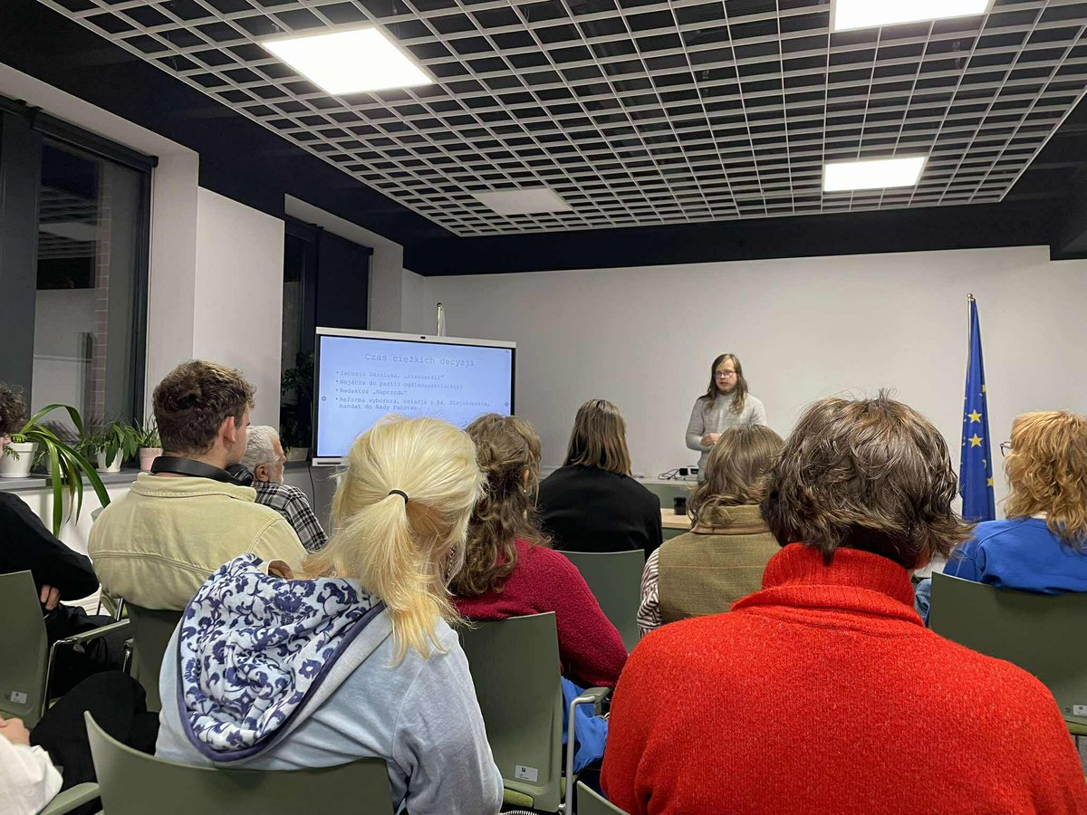 Na wykładzie o Daszyńskim, a gdzie?