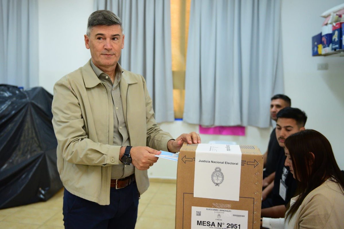 PasseriniOk's tweet image. Votar y elegir siempre es una alegría. La Democracia nos permite expresarnos en libertad, con responsabilidad y compromiso por #Córdoba y la #Argentina. 🇦🇷

Tenemos que seguir resolviendo los temas que preocupan, trabajando y generando respuestas a las cordobesas y cordobeses que…