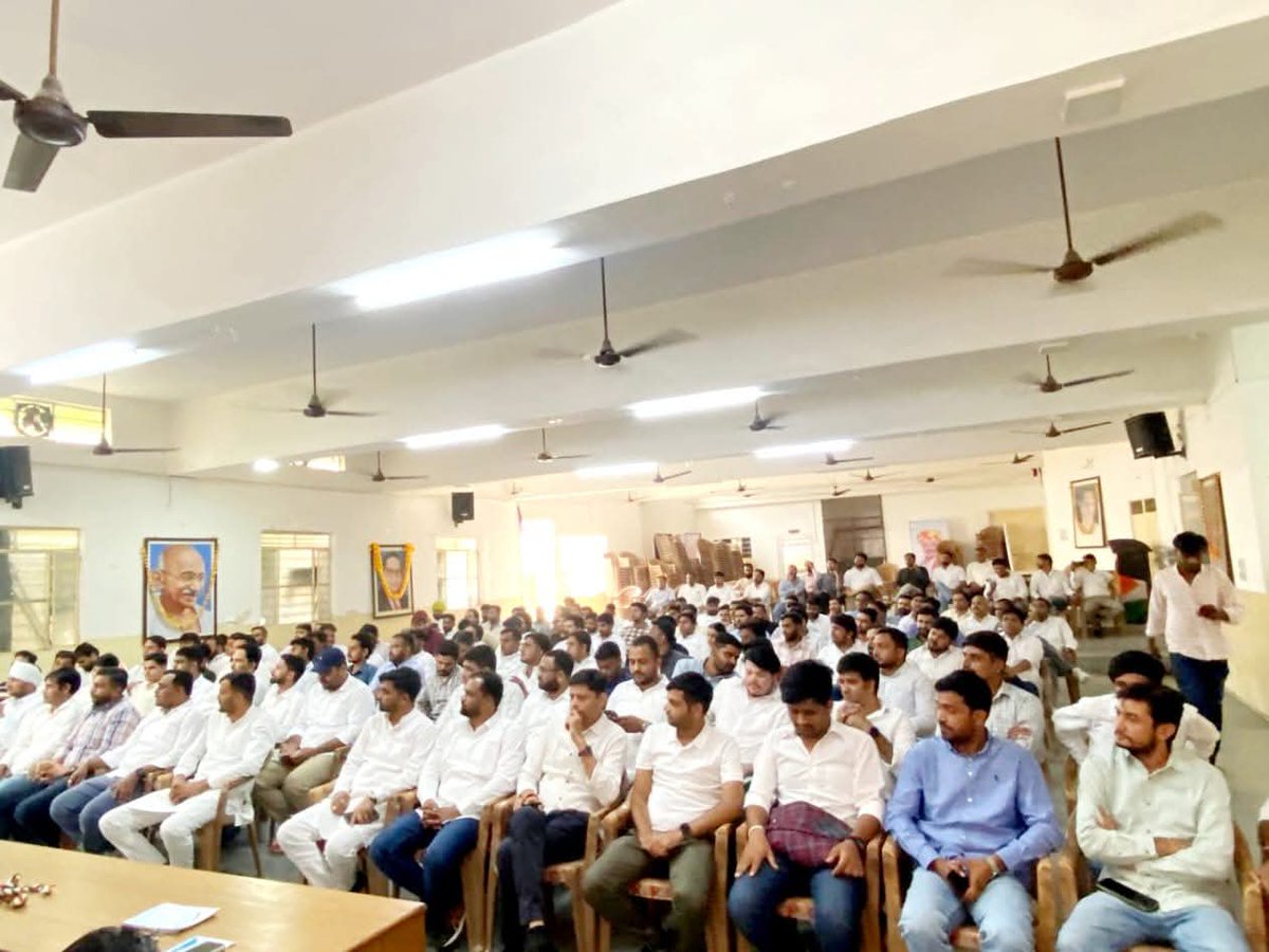 SubhashRaav's tweet photo. पीसीसी जयपुर में युवा कांग्रेस प्रदेश स्तरीय कार्यकारिणी बैठक के दौरान। @IYC @UdayBhanuIYC प्रदेश सचिव सुभाष राव https://t.co/Pm7AGr7gkf