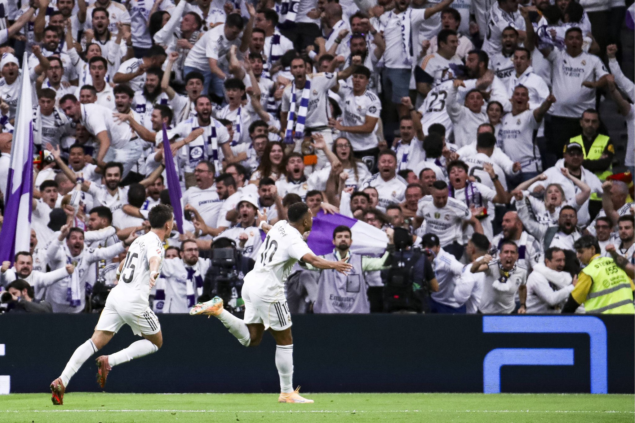 بوابة الوفد| بيلينجهام يُعيد التقدم للريال أمام برشلونة في مباراة مُثيرة 