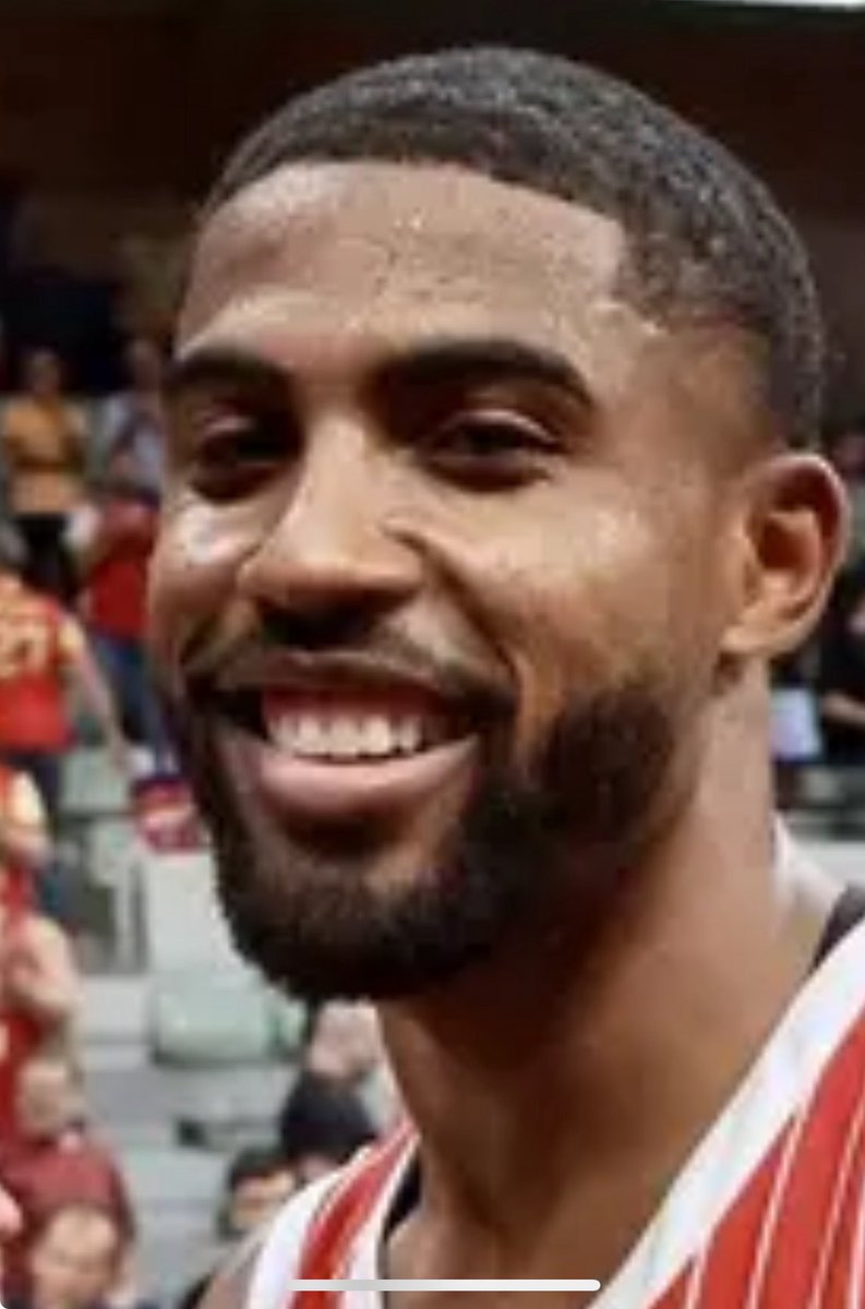 David DeJulius <a href="/DavidDejulius/">David DeJulius</a> es la nueva estrella del <a href="/UCAMMurcia/">UCAM Murcia</a> Thanks David 😉🏀💪 foto de Jc Caval de <a href="/LaOpinionMurcia/">LaOpinionDeMurcia</a>