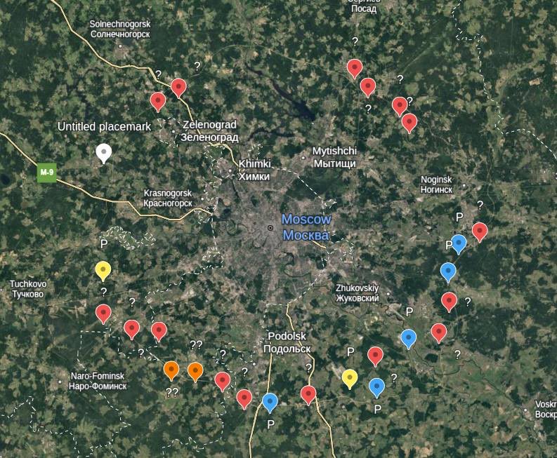 clashreport's tweet image. Satellite images show Russia has built a dense air defense ring around Moscow, deploying Pantsir-S1, S-300, and S-400 systems along the A-107 highway within 50 km of the city. 
Many sites feature elevated “anti-air towers” for better visibility against low-flying drones.
