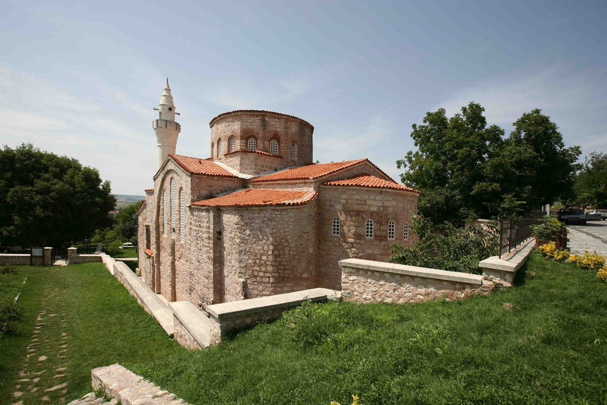 mkCoder's tweet image. On the topic of Saint Sophia:
* Hagia Sophia, Istanbul, Türkiye - 6th century
* Hagia Sophia, Ohrid, Macedonia - 5th century
* Hagia Sophia of Trebizond (Trabzon), Türkiye - 13th century
* Hagia Sophia of Vize, Türkiye - 6th century