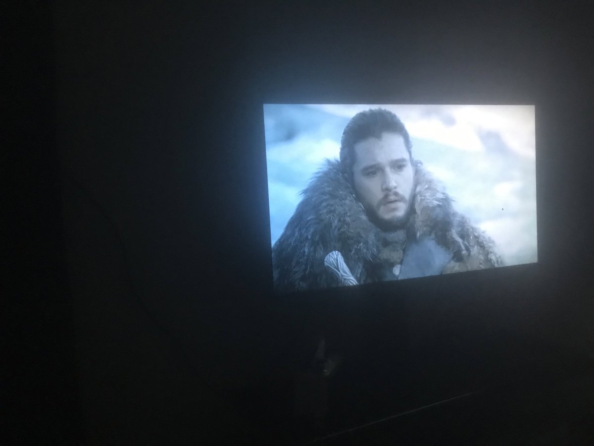 مشاهدة game of thrones للمرة المليون ❤️