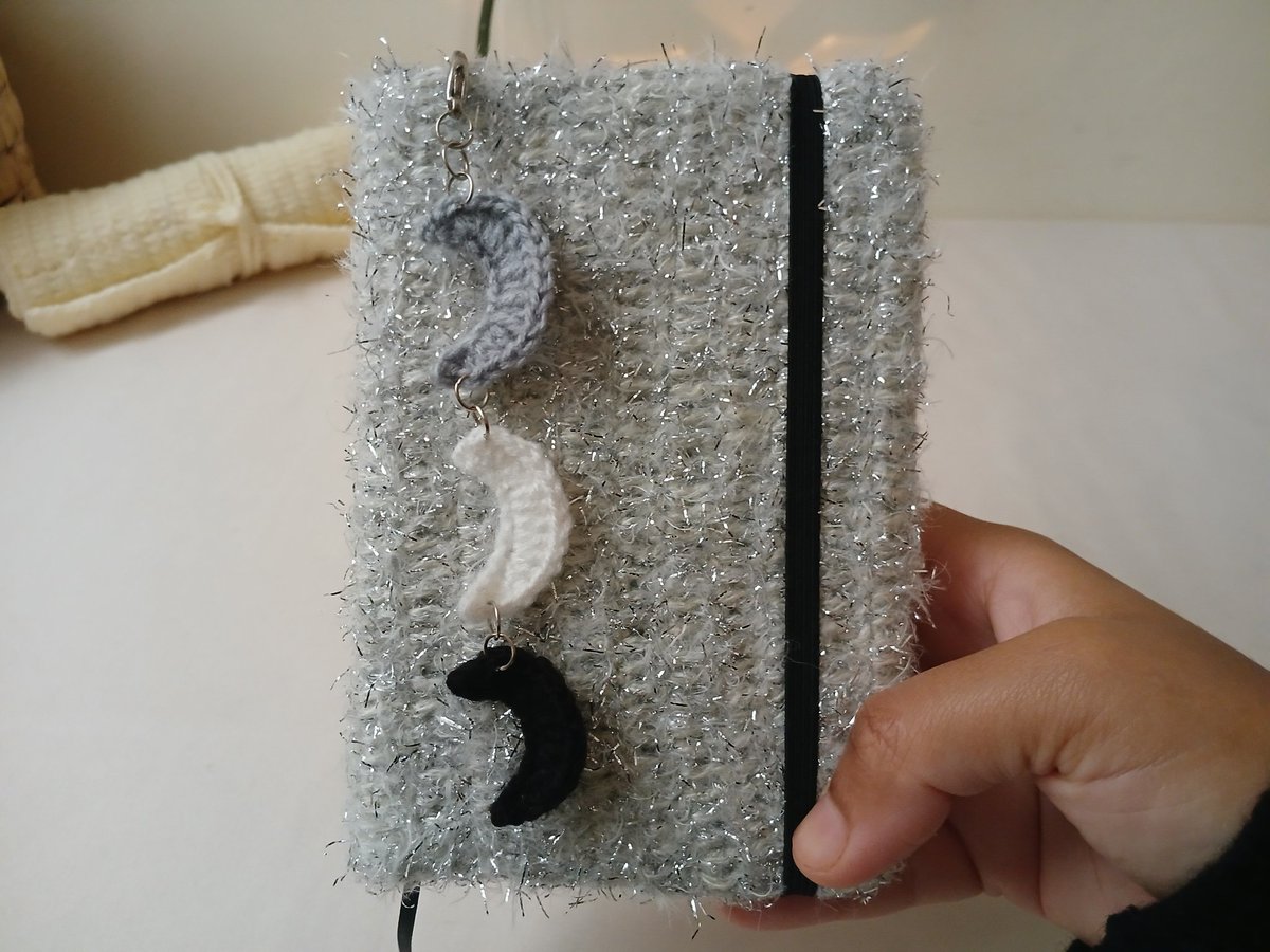 Byfatimazahra__'s tweet image. 🌙✨ Crochet Little Moon ✨🌙
Soft, simple, and super cute — perfect for beginners 💛
I made mine a keychain, but you can turn it into anything you like! 🧶💫
#crochetmoon #crochettutorial #shorts #byfatimazahra #handmade #diycrochet