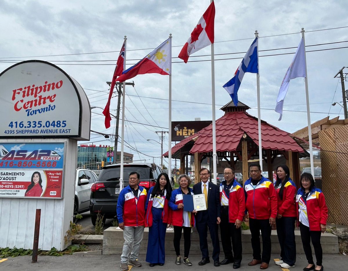 RaymondChoPC's tweet photo. Five flags proudly hoisted @FCTFilCentreTor โ the Centre's, Toronto, Ontario, ๐จ๐ฆ and ๐ต๐ญ โ symbolic of pride, history and unity.
Proud to stand with the #FilCan community last week, celebrating their roots, culture, compassion and impact in #ScarbTO and across Ontario! Mabuhay! https://t.co/Gekz8W3LTl