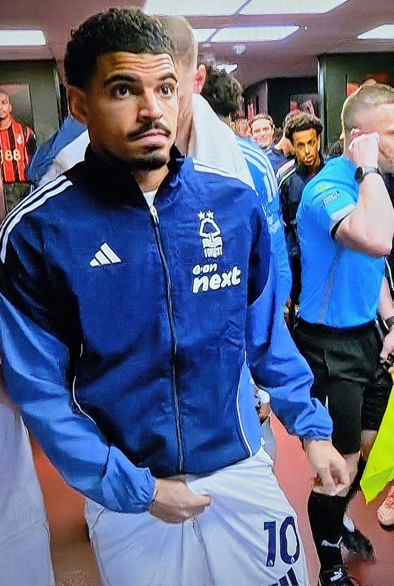 GrabBulge's tweet image. Gibbs White bulge grab