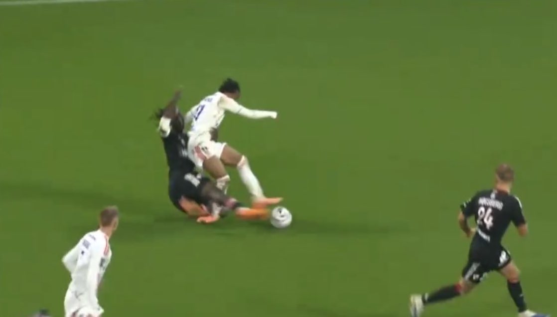 ياساتر اصابه ماليك فوفانا 😱