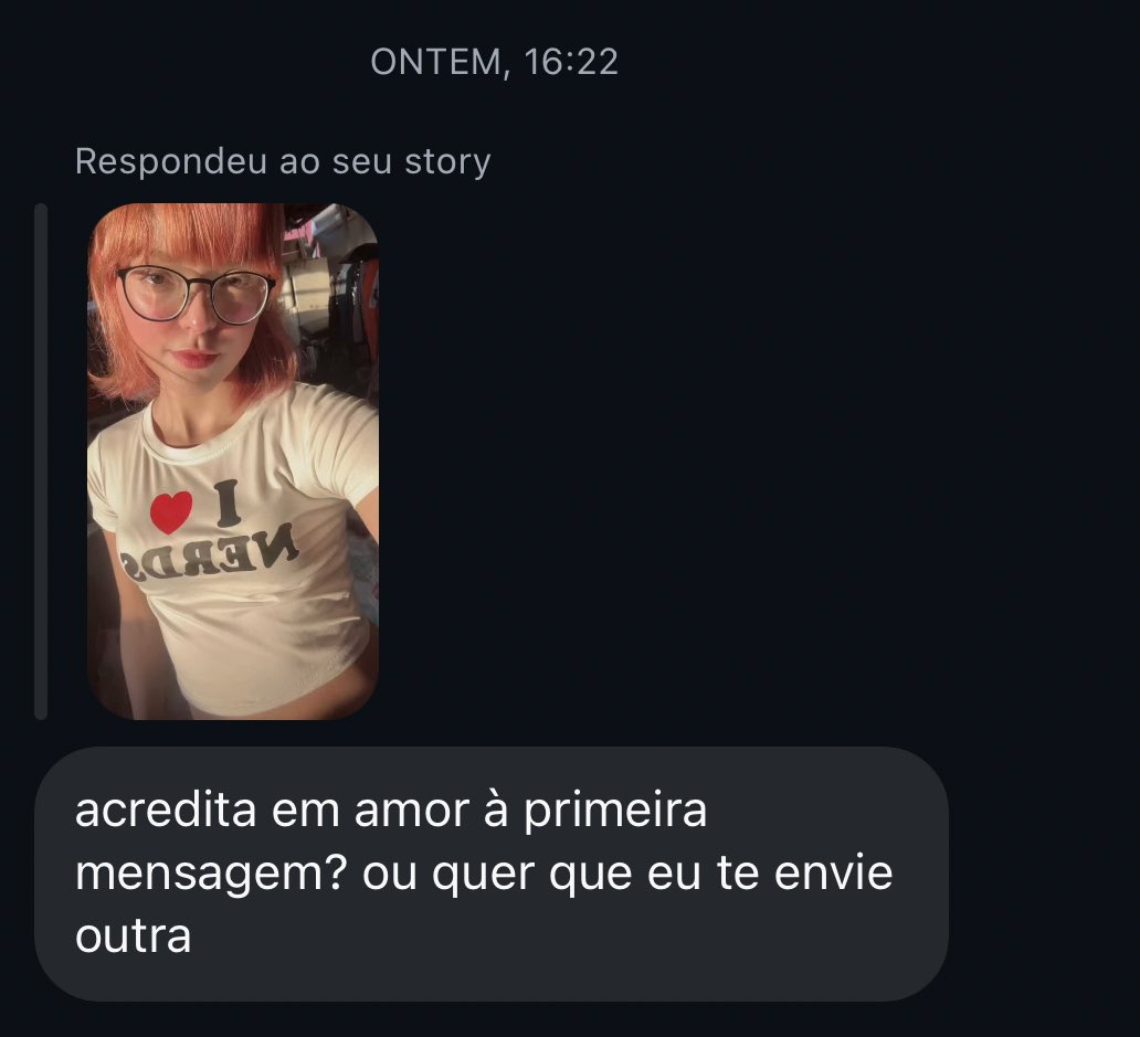 gmelvianna's tweet image. vocês meio que aprenderam a chegar em mulher