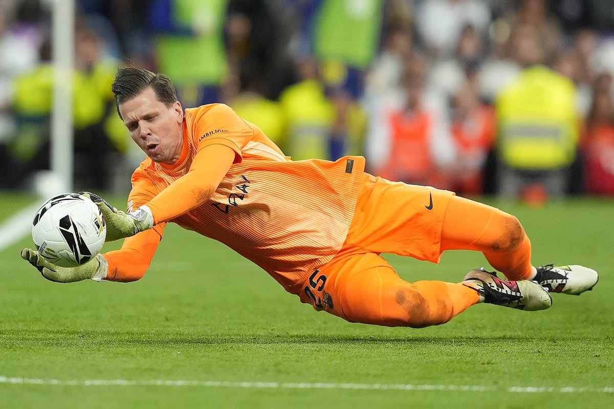 arena_akcji's tweet photo. Real Madryt zwycięża w El Clasico 🏆⚽️
Wojciech Szczęsny bez MVP ❓️❓️❓️
📸: SipaUsa/ https://t.co/UfaBXeQ39m
#ElClasico #Barcelona #RealMadrid #reabar https://t.co/HMD4beli71