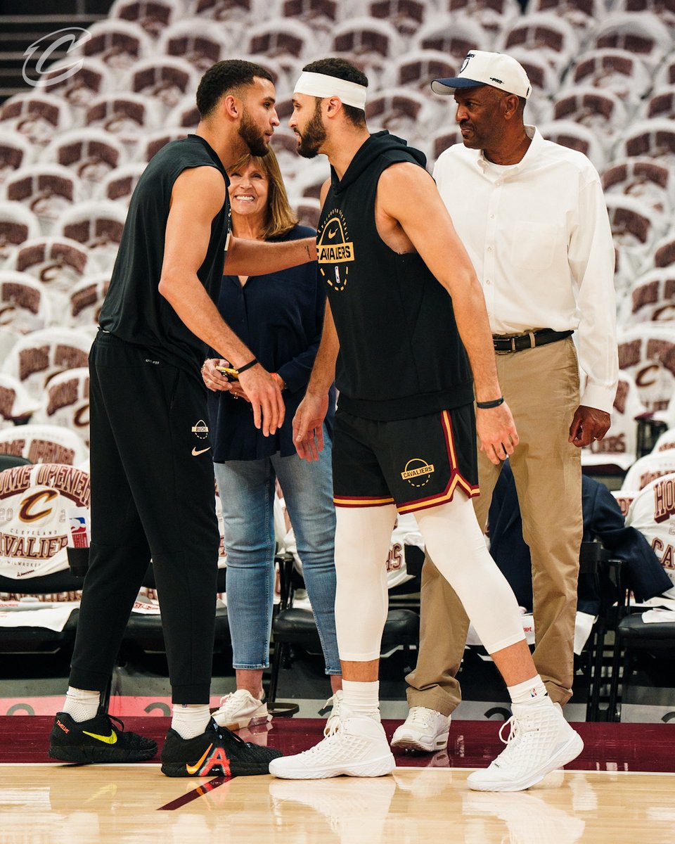 🤝 A family reunion in CLE! #LetEmKnow