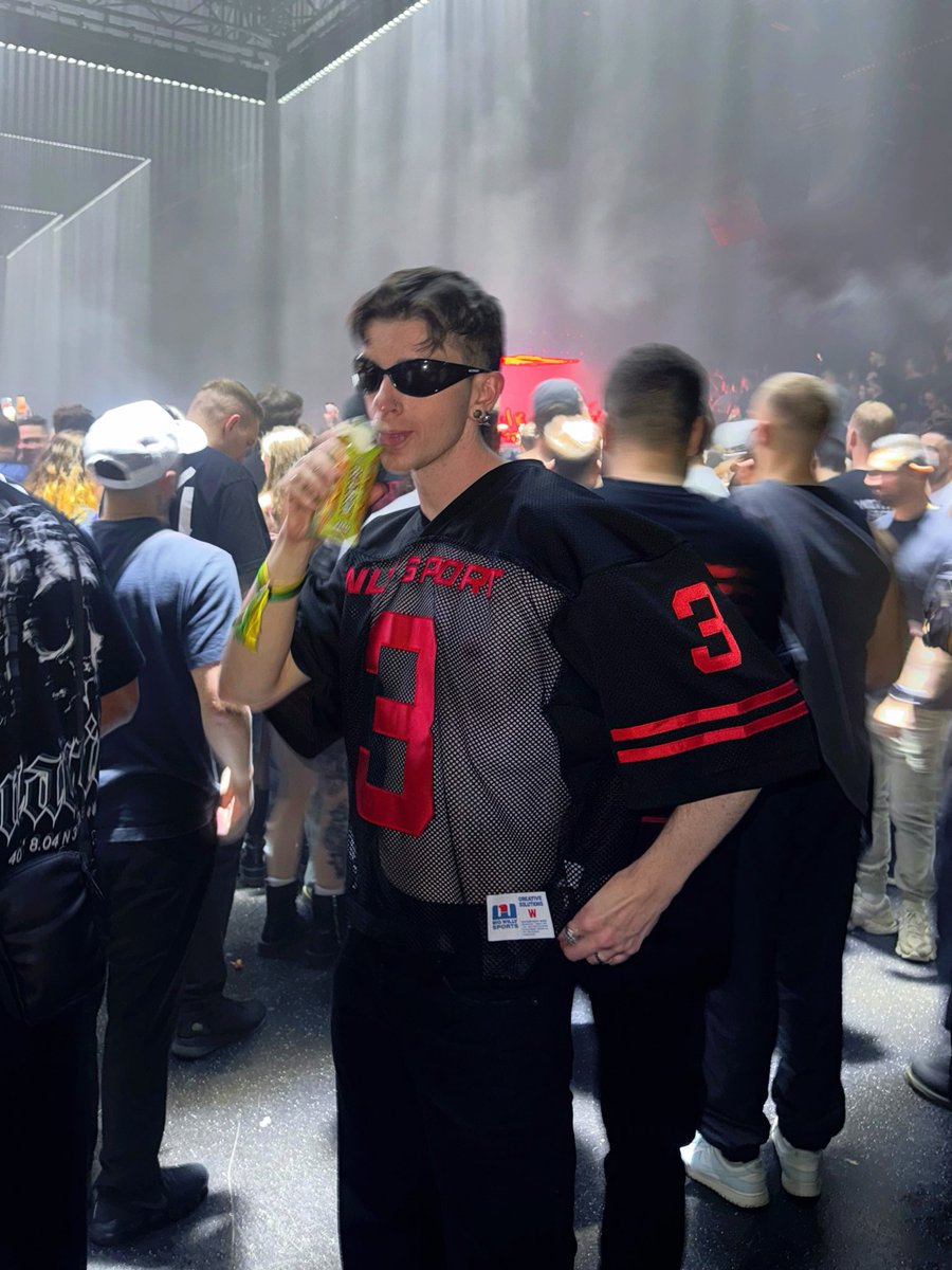 gallucks tweet media