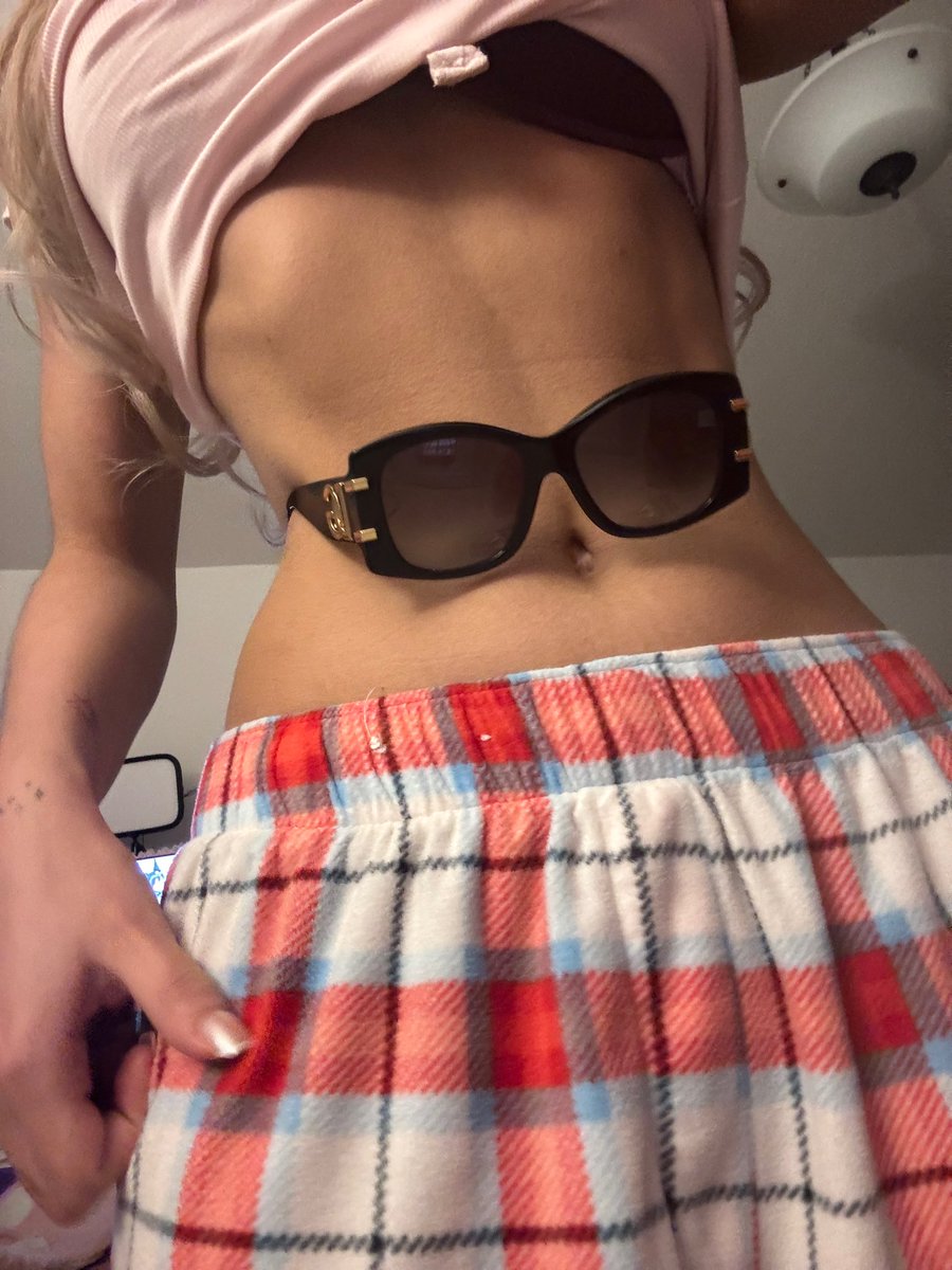 nyanody's tweet image. is this a flex