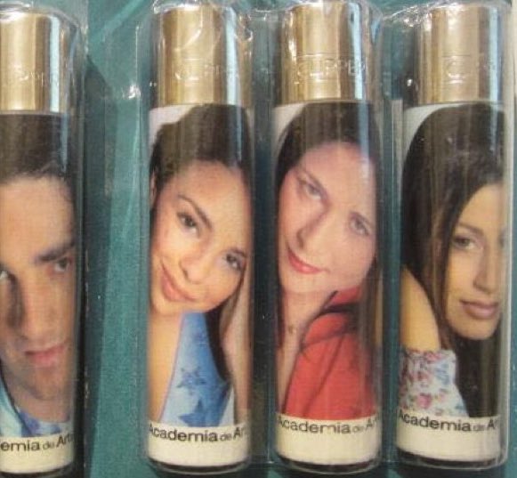 lo que debía ser encenderte un piti con un mechero con la cara de bustamante o chenoa