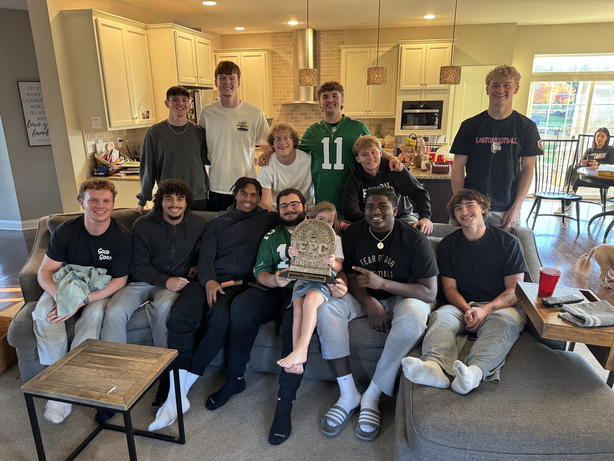 Matt_Senneca's tweet photo. Championship Sunday Dinners are the Best Dinners! #BeDawgs https://t.co/FHIkVfrAwG