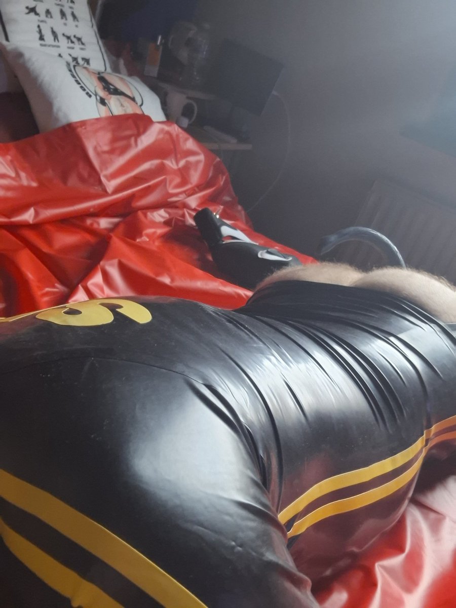 Daddy doggo tweet media