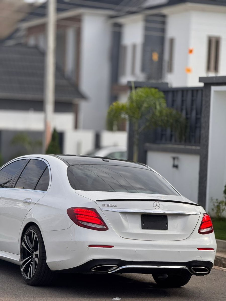 al3_aliyu's tweet image. 🚘 Super Clean Deal Alert! 🚘
Mercedes-Benz E300 (2016 Model) — spotless and performing perfectly 💯
✅ Full Duty Paid
💰 Price: ₦35M
📍 Location: Kaduna 🇳🇬

🔁 Kindly retweet, it’ll be highly appreciated 🙏

#MercedesBenz #E300 #KadunaCars #FadiyaMotors #CarDealsNaija