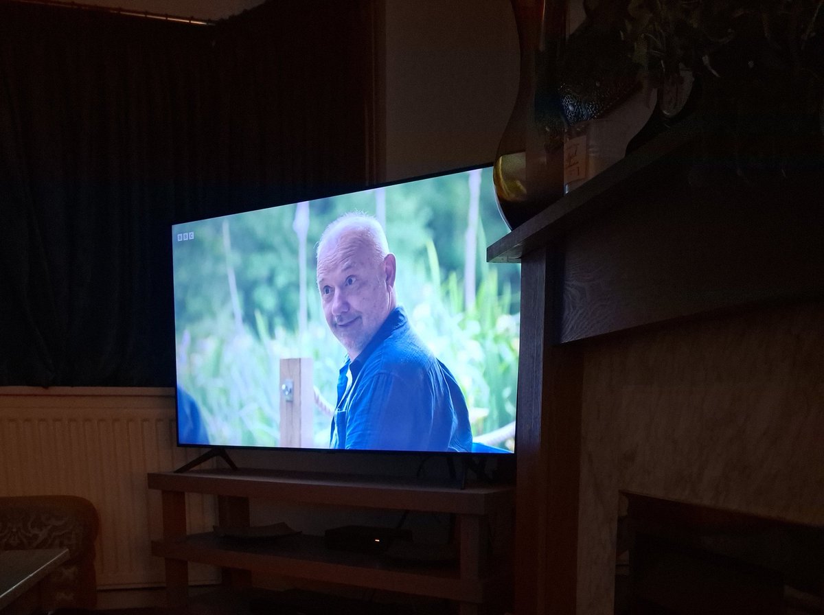 Have to disagree with <a href="/RealBobMortimer/">bob mortimer</a> and his preference for jogging in jeans <a href="/MWGoneFishing/">Mortimer & Whitehouse: Gone Fishing</a> <a href="/editordoug/">Doug Bryson</a>. People who jog or run in jeans are either being chased by the police or late. #gonefishing 🏃‍♂️