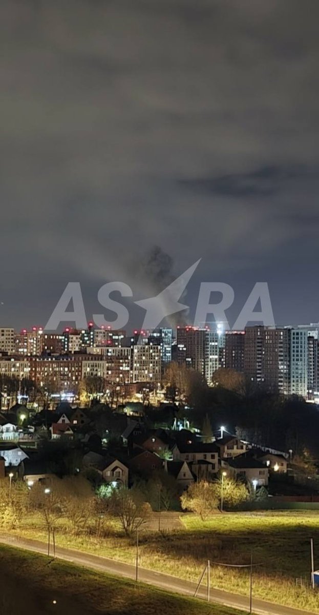🔥🇷🇺 Moscow, a fire broke out in the Kommunarka district after explosions.