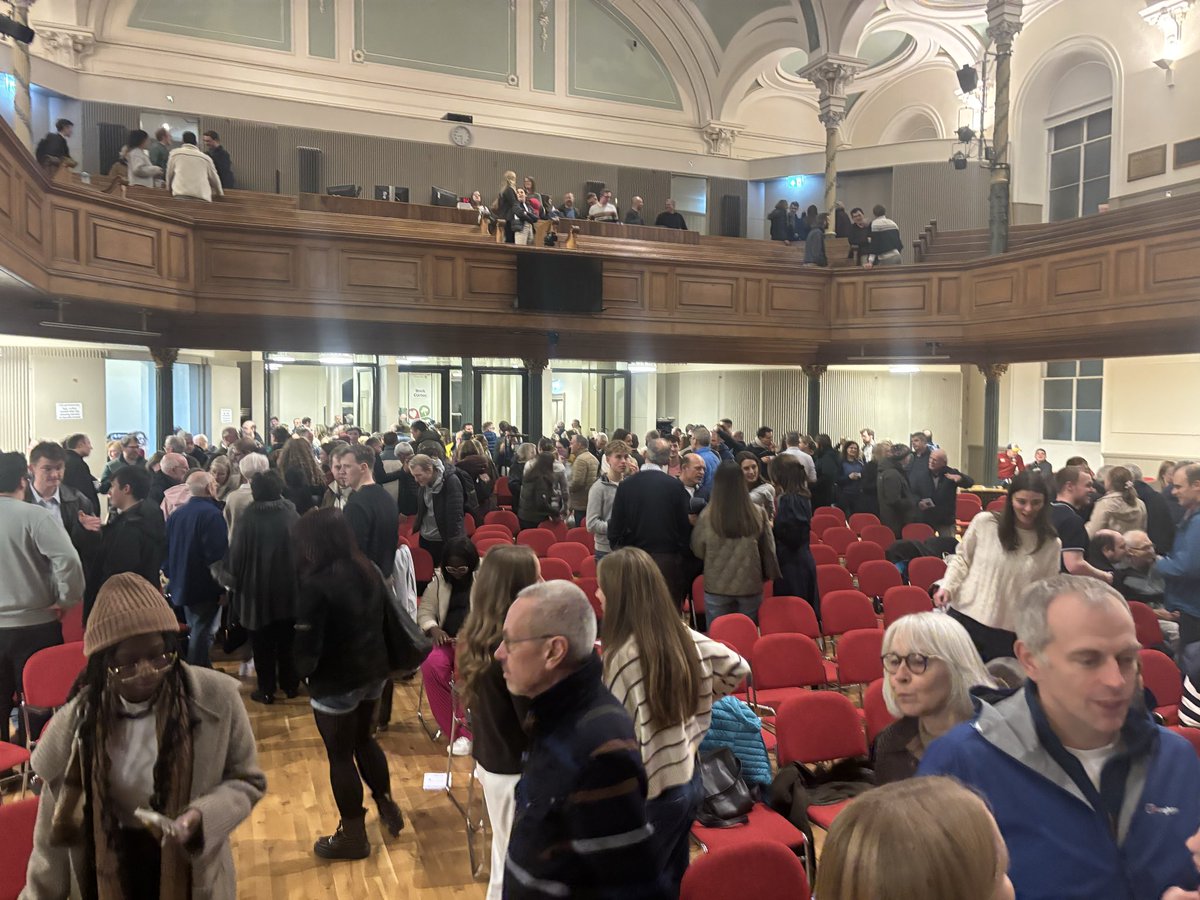 gshanks111's tweet image. A very special East of Scotland Gospel Partnership joint service at Charlotte Chapel this evening. 

Great to have Danno from @CIS_UK with us.