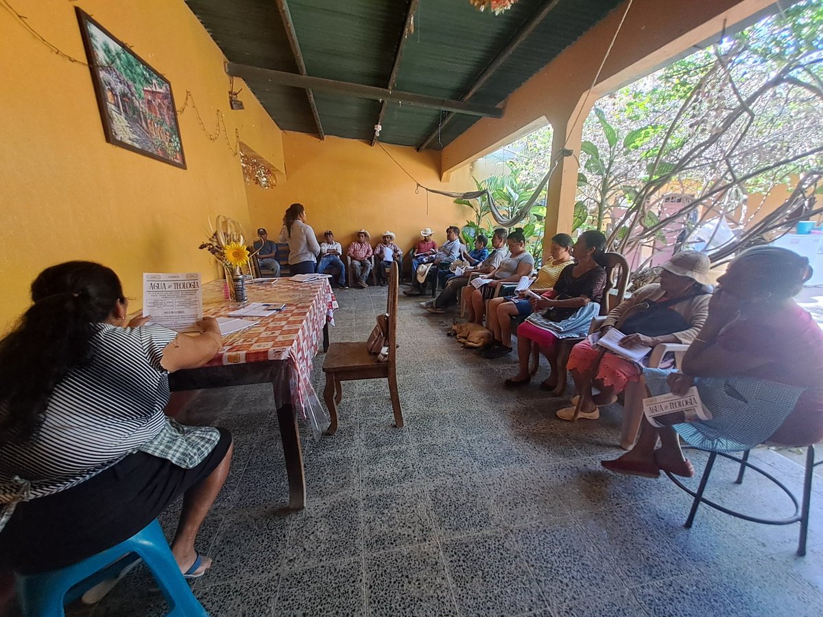 Sabado 25 por la mañana reunion comunitaria en Quebrada de Agua Jutiapa,