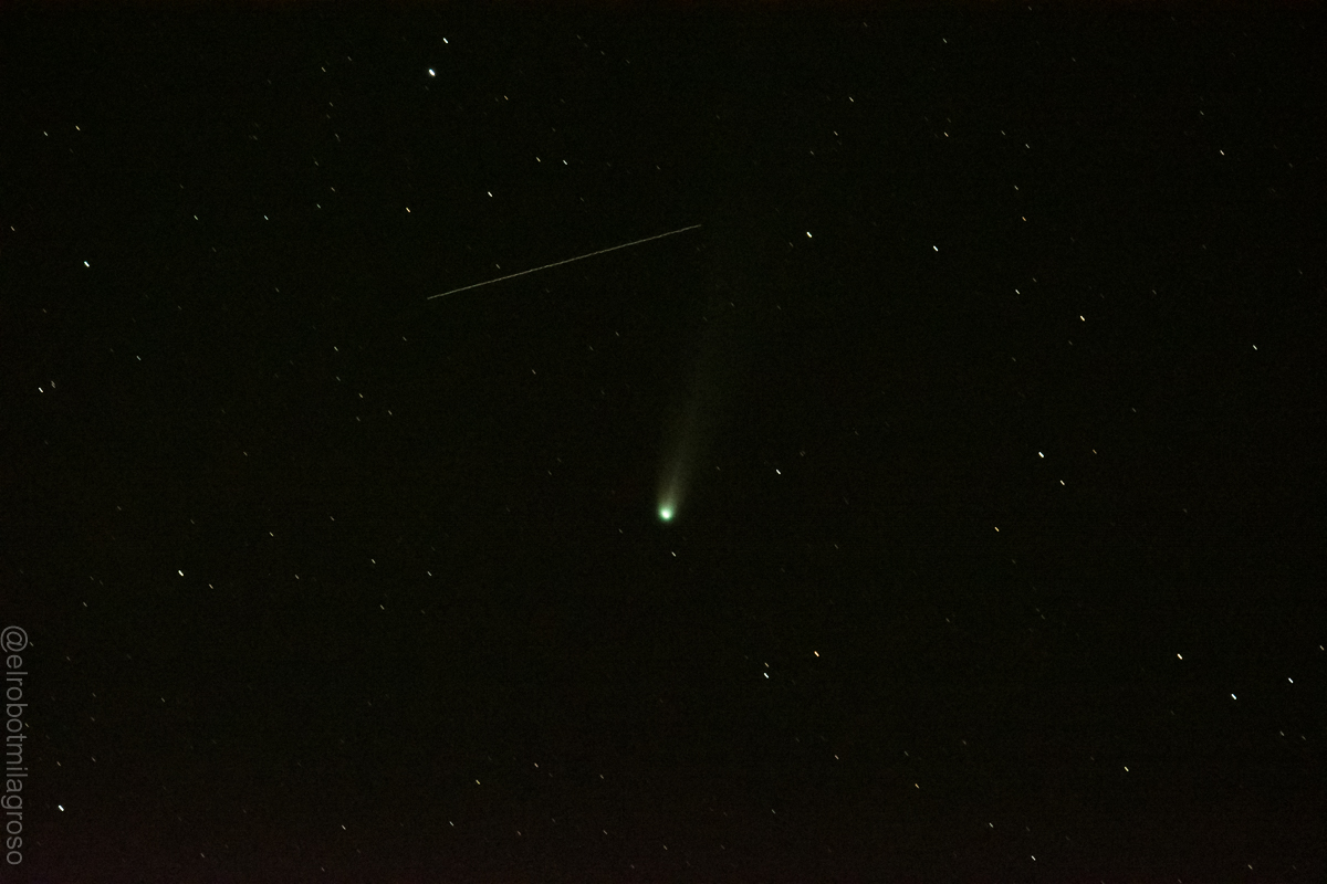#Cometa C/2025 A6 (#Lemmon) hace dos horas desde A Coruña. Fue una cosa rápida porque según parece aún no está en su mejor momento, así que no perdí mucho el tiempo. Con rastro de satélite Sarkink incluido en el mismo precio.

<a href="/CeosGalegos/">Os Ceos Galegos</a>
<a href="/esa_es/">ESA España</a> 
<a href="/borjatosar/">Borja Tosar</a>