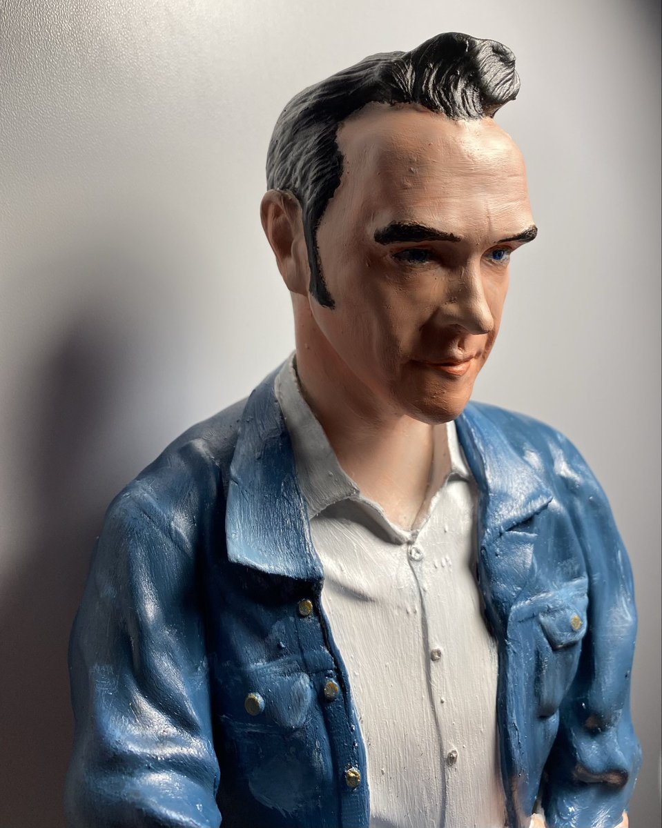 Double denim Morrissey. Thought you might like this one <a href="/OldRoberts953/">Gareth Roberts</a> <a href="/mozandwine/">Morrissey and Wine</a>