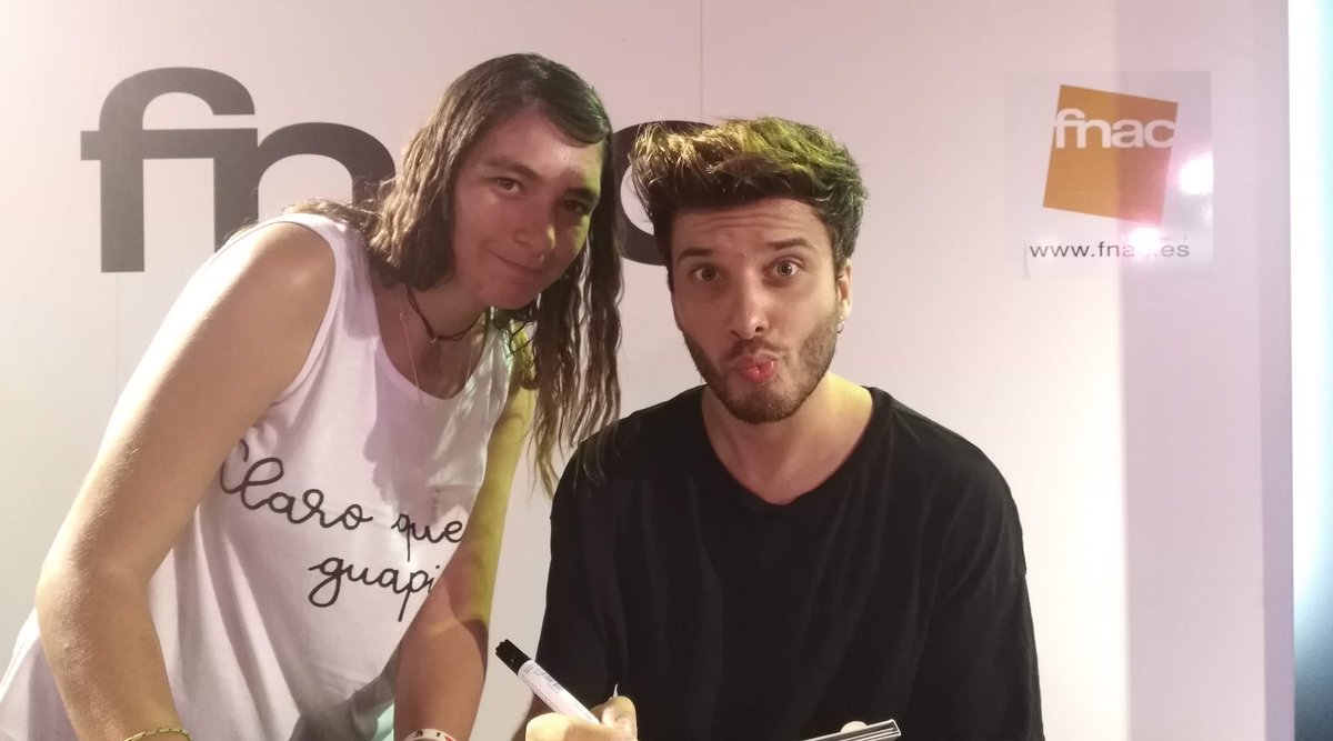 oxiokity91's tweet photo. @BlasCanto antes de que acabe el dia te quiero felicitar en este día tan especial para ti espero que hayas pasado un bonito dia ☺️ 💕💕 y espero que te recuperes pronto y que mejores poco a poco!!! Te quiero mucho ❤️ y te admiro mucho eres un amor de persona!!! ❤️ @BlasCanto https://t.co/t6LLiZAfak