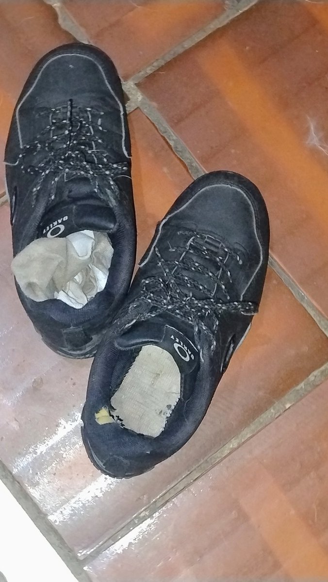 A meia tá a venda ainda e em uso, chulezao tá como?
Dm pra levar logo, chega com as propostas