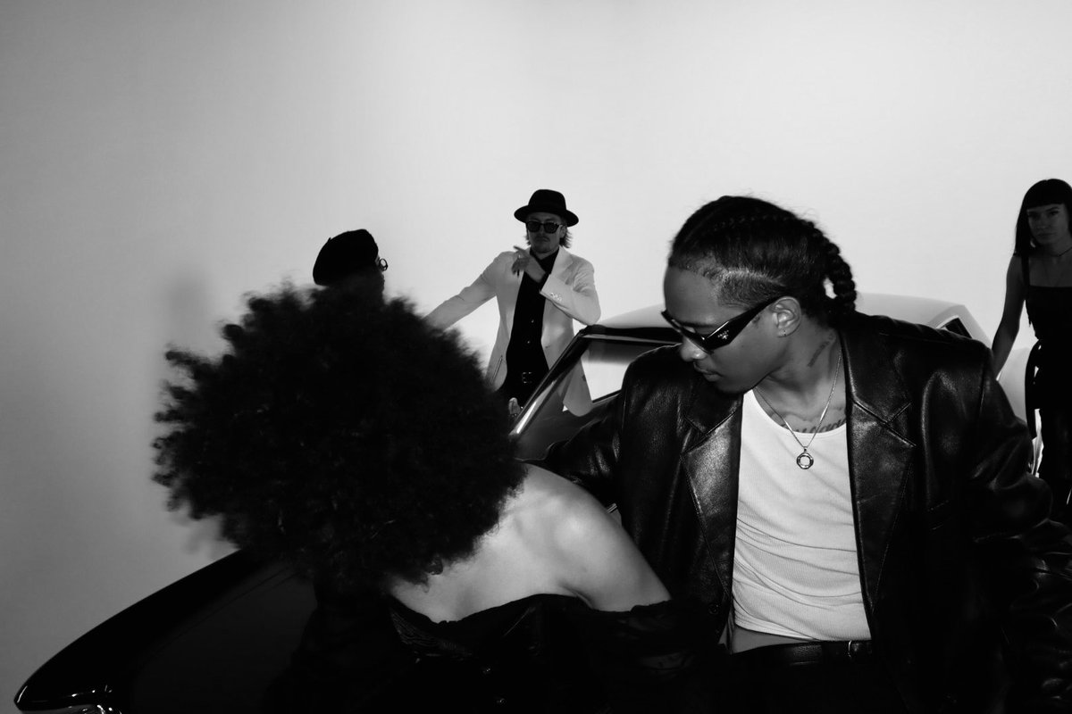 LarryWayneJ's tweet image. Fashion editorial for coco creative group \ DOCP . Photography and direction by me. :)