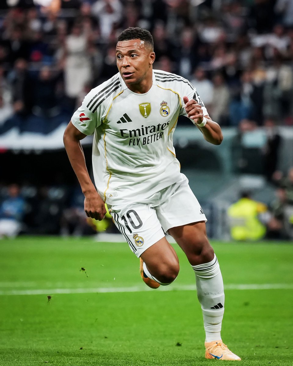 bt3's tweet image. 🚨🚨🚨🚨 تــــاريـخــي وللـتاريـــخ 🚨🚨🚨🚨

أكثر اللاعبين تسجيلًا للأهداف ضد فريق برشلونة في جميع المسابقات خلال القرن 21:

🇵🇹 20 هدف — كريستيانو رونالدو (34 مباراة)
🇫🇷 16 هدف — كريم بنزيما (46 مباراة)
🇫🇷 12 هدف — كيليان مبابي (9 مباريات)