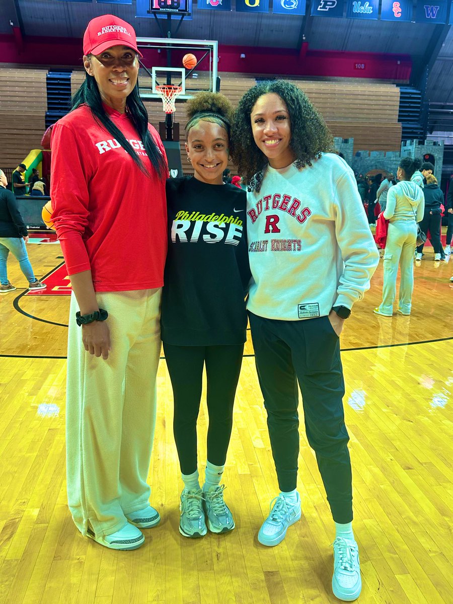 Great Day at Rutgers Hoop Fest 🏀❤️ #RutgersWBB <a href="/RutgersWBB/">Rutgers W.Basketball</a> <a href="/edwards__dani/">Danielle Edwards</a> <a href="/shannonlebeauf/">Shannon LeBeauf</a> <a href="/philly_rise/">Philly Rise</a>