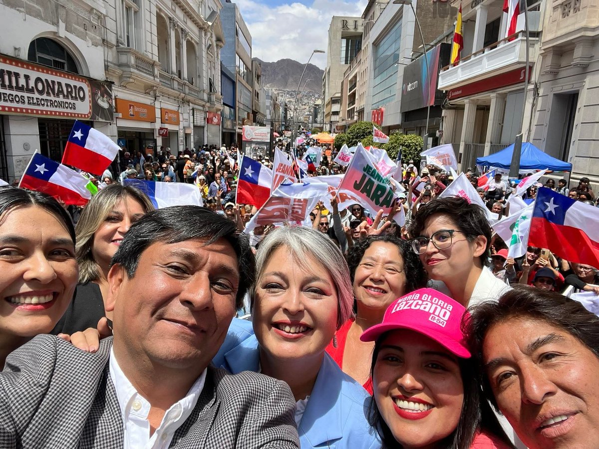 Las derechas llegan atomizadas a este debate, mientras ellos no garantizan Gobernabilidad para Chile

🚨 La Única que logro aunar a una Izquierda Oficialista, Centro y Sectores No Oficialista, es JEANNETTE JARA ✌🏻🇨🇱

#JaraPresidenta
#EsJara 
#JaraEnPrimeraVuelta 
#ElDebate13