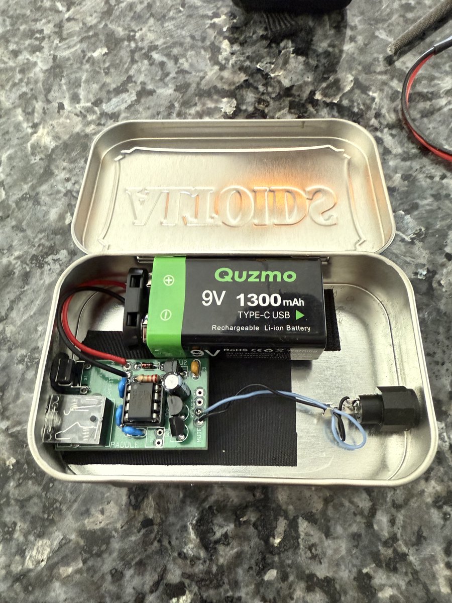 mountaincwops's tweet image. Pacific Antenna Simple Keyer built and integrated into the handy Altoids Tin. Rubber grommet install to protect the switch, 3.5mm plug, USB-C rechargeable 9V battery. #CW #morsecode #hamradio #quansheng #qrp #pota #sota