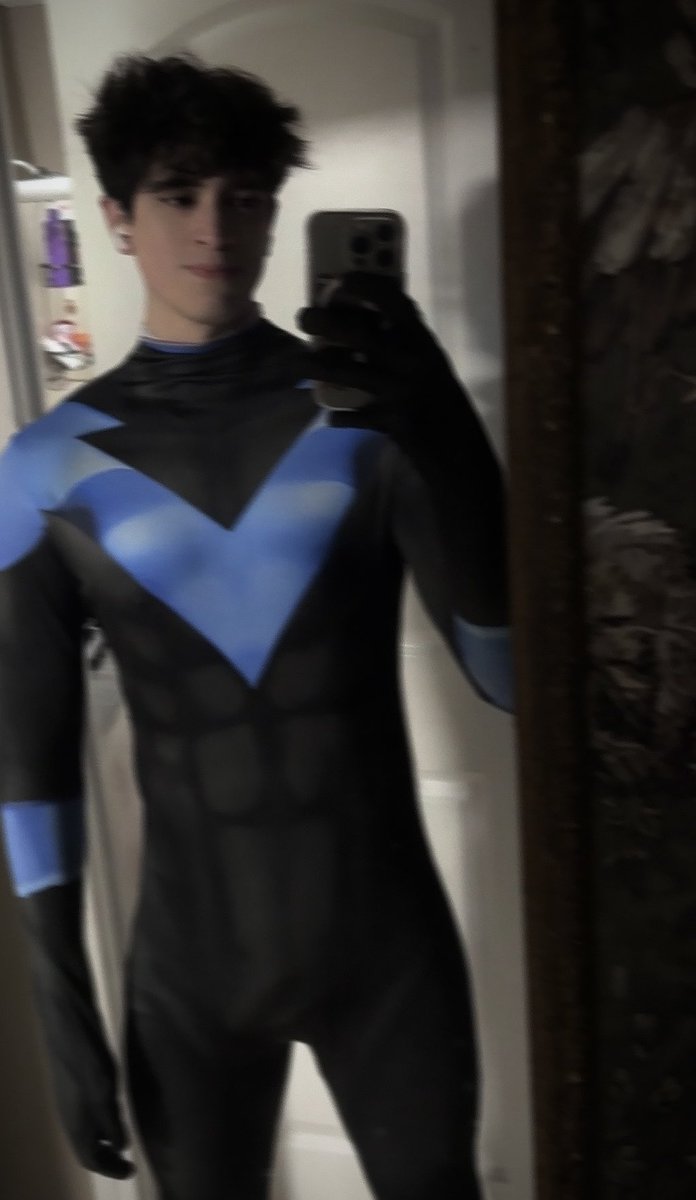saturn (@made_in_saturn) on Twitter photo Halloween party today as nightwing π Halloween party today as nightwing π