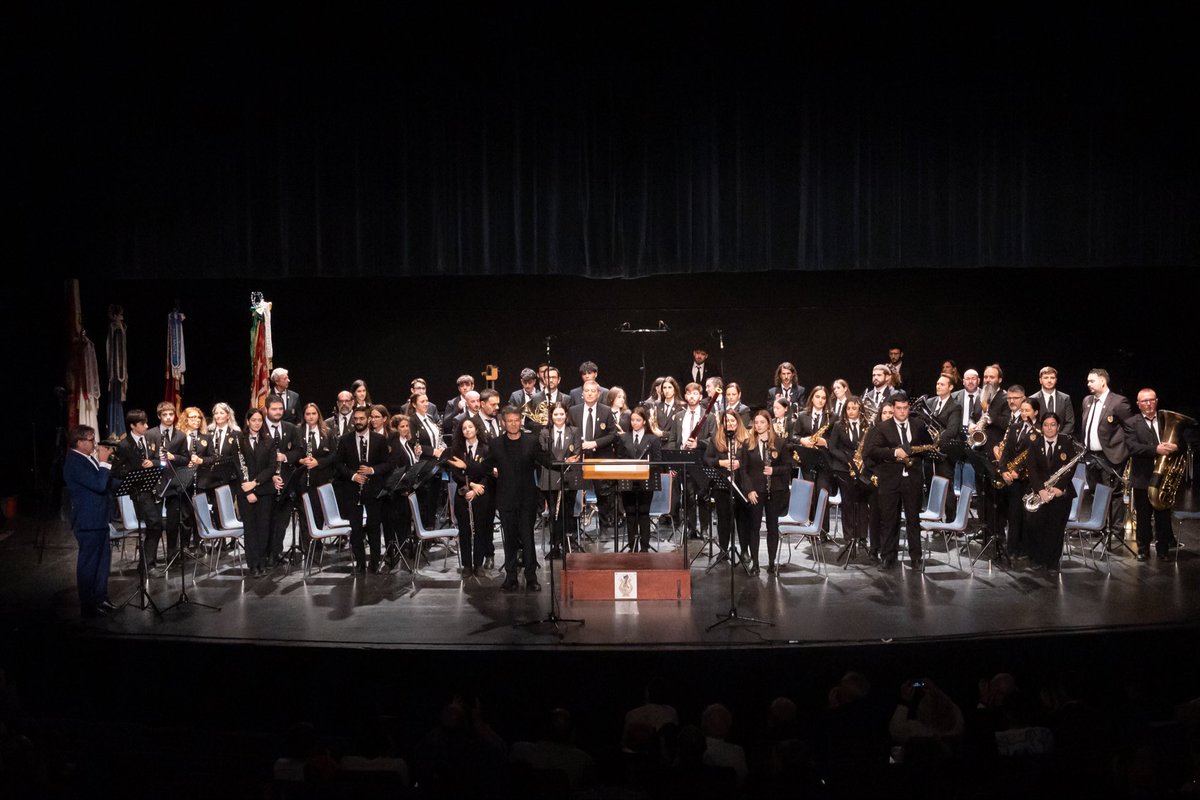 ildebass's tweet image. XI Festival de Bandes del  Maritim
Una nueva vivencia musical acompañado siempre por la Agrupació Musical Santa Cecília del Grau
Dónde se ha homenajeado al gran compositor Salvador Chulia
Enhorabuena buena a todas las bandas participantes.