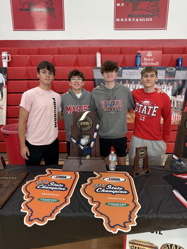 RedHawkVB's tweet image. Check out the Champs Table at Open House today #FutureProgram 🏐💯🤩