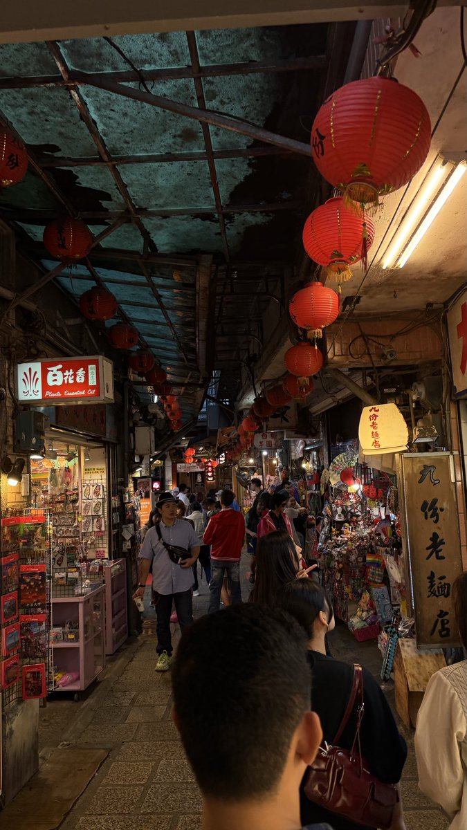 malooooong's tweet image. 📍Jiufen Old Street